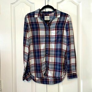 Aeo boyfriend fit button down shirt plaid blue white red in XS cotton blend